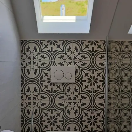 לינה וארוחת בוקר Zur Post