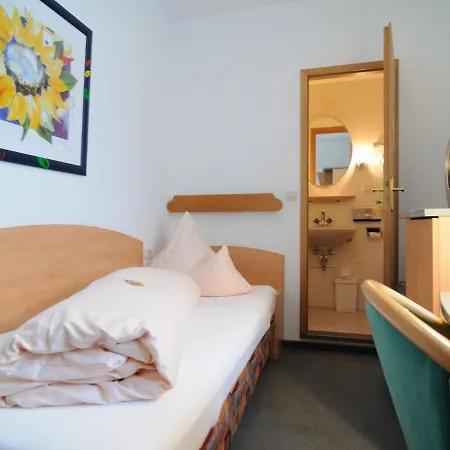Zur Post Bed & Breakfast 3*
