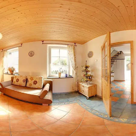 Zur Post לינה וארוחת בוקר 3*