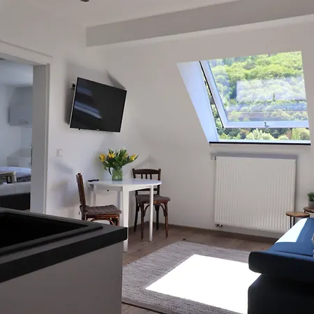 לינה וארוחת בוקר Zur Post