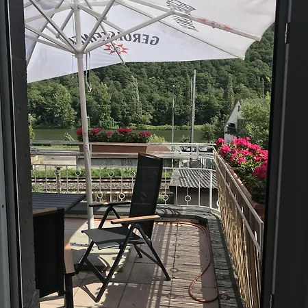 לינה וארוחת בוקר Zur Post קלוטן